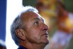 Amsterdam 18 oktober 2013
Presentatie boek Dennis Bergkamp. Johan Cruijff neemt het eerste boek in ontvangst.
