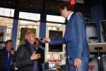 Amsterdam 18 oktober 2013
Presentatie boek Dennis Bergkamp. Johan Cruijff neemt het eerste boek in ontvangst.