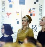 Amsterdam 18 oktober 2013
Koningin Maxima opent de expositie van Malevich in het stedelijk museum.