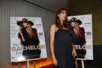 Amsterdam 22 oktober 2013
Presentatie bachelor List van Jackie in het Art Hotel. Marvy Rieder en hoofdredaktrice Suzanne Arbeid reiken de prijs uit aan winnaar Barry Atsma