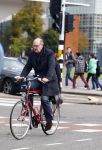 Amsterdam 17 oktober 2013
Nieuwslezer Philip Freriks op de fiets in Amsterdam
