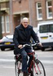 Amsterdam 17 oktober 2013
Nieuwslezer Philip Freriks op de fiets in Amsterdam