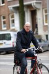 Amsterdam 17 oktober 2013
Nieuwslezer Philip Freriks op de fiets in Amsterdam