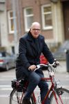 Amsterdam 17 oktober 2013
Nieuwslezer Philip Freriks op de fiets in Amsterdam
