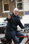 Amsterdam 17 oktober 2013
Nieuwslezer Philip Freriks op de fiets in Amsterdam