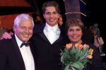 Amsterdam 20 december 2000
Sportman/sportvrouw v/h jaar 2000
Dames : Leontien v Moorsel 
Heren  : Pieter v d Hoogenband  met ouders
Ploeg   : Heren Hockeyploeg

PETER SMULDERS BV