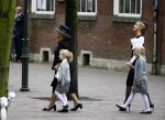 Delft 2 november 2013
Herdenkingsdienst voor prins Friso in de grote kerk in Delft.
Prinses Beatrix met Prinses Mabel en haar kinderen