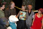 Den Haag 30 oktober 2013
Premiere Mr Finney in diligentia. Prinses Laurentien komt samen met haar kinderen Leonore Eloise en Claus Casimir. de cast met Dick Feld Eric Jan Flens Marie Claire Witlox en Femke Hermans. Jeroen v Konings brugge komt zijn vrouw feliciteren