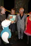 Den Haag 30 oktober 2013
Premiere Mr Finney in diligentia. Prinses Laurentien komt samen met haar kinderen Leonore Eloise en Claus Casimir. de cast met Dick Feld Eric Jan Flens Marie Claire Witlox en Femke Hermans. Jeroen v Konings brugge komt zijn vrouw feliciteren