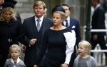 Delft 2 november 2013
Herdenkingsdienst voor prins Friso in de grote kerk in Delft.
Prinses Mabel en haar kinderen
