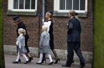 Delft 2 november 2013
Herdenkingsdienst voor prins Friso in de grote kerk in Delft.
Prinses Mabel en haar kinderen
