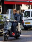 Amsterdam 24 oktober 2013
Ruud en Maxim Gullit op de vespa scooter