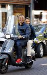 Amsterdam 24 oktober 2013
Ruud en Maxim Gullit op de vespa scooter