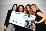 Amsterdam 14 oktober 2013
Jort Kelder en Lauren Verster presenteren de Marie Claire starters award. winnares Sanne Tummers