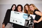 Amsterdam 14 oktober 2013
Jort Kelder en Lauren Verster presenteren de Marie Claire starters award. winnares Sanne Tummers