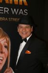 Amsterdam, 1 November 2013
Premiere Barbra & Frank, The concert that never was.
Met Sharon Owens (Barbra Streisand) en Sebastian Anzaldo (Frank Sinatra)
Sebastian Anzaldo als Frank Sinatra

Foto Peter Smulders BV