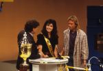Hilversum, 28 Augustus 1988
Tour Kwis gepresenteerd door Willibrord Frequin met assistente Lieske Liebregts, de vriendin van Gert-Jan Theunisse.
Verder op de foto ploegleiders Jan Rass, Jan Gisbers en Steven Rooks.
Foto Peter Smulders BV