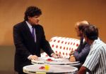Hilversum, 28 Augustus 1988
Tour Kwis gepresenteerd door Willibrord Frequin met assistente Lieske Liebregts, de vriendin van Gert-Jan Theunisse.
Verder op de foto ploegleiders Jan Rass, Jan Gisbers en Steven Rooks.
Foto Peter Smulders BV