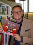 Amsterdam 4 november 2014
Presentatie sinterklaasboeken in de bibliotheek van Amsterdam. Aanwezig zijn Albert Verlinde Winston Gerschtanowitz Andre Kuipers en Paul v Vliet.