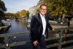 Amsterdam 27 oktober 2014
Presentatie nieuwe castleden Naast Freek Bartels en Bill van Dijk zijn ook Tony Neef (Sonneveld), Mariska van Kolck (Conny Stuart) en Cindy Bell (de lifter) te zien in Sonneveld. Albert Verlinde is de producent.