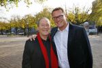 Amsterdam 27 oktober 2014
Presentatie nieuwe castleden Naast Freek Bartels en Bill van Dijk zijn ook Tony Neef (Sonneveld), Mariska van Kolck (Conny Stuart) en Cindy Bell (de lifter) te zien in Sonneveld. Albert Verlinde is de producent.