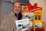 Amsterdam 4 november 2014
Presentatie sinterklaasboeken in de bibliotheek van Amsterdam. Aanwezig zijn Albert Verlinde Winston Gerschtanowitz Andre Kuipers en Paul v Vliet.