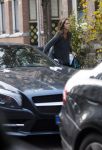 Amsterdam 31 oktober 2014
Annemarie v Gaal stapt uit haar mercedes SL cabrio.