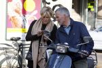 Amsterdam 1 november 2014
Caroline Tensen met haar man Ernst Jan Smids op hun vespa scooter.