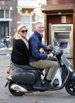 Amsterdam 1 november 2014
Caroline Tensen met haar man Ernst Jan Smids op hun vespa scooter.