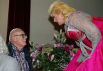 Amsterdam 28 oktober 2014
Presentatie boek Casa Rosso met Jan Otten en Rob v Hulst. Karin Bloemen reikt het eerste boek uit. karin Bloemen met Charles Geerts