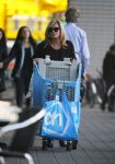Amsterdam 31 oktober 2014
Connie Breukhoven doet boodschappen bij Albert Heijn op het gelderlandplein