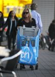 Amsterdam 31 oktober 2014
Connie Breukhoven doet boodschappen bij Albert Heijn op het gelderlandplein
