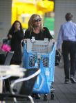 Amsterdam 31 oktober 2014
Connie Breukhoven doet boodschappen bij Albert Heijn op het gelderlandplein