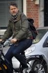 Amsterdam 31 oktober 2014
Erik van t Hoff op de fiets in amsterdam zuid na afspraak met oa Jack Spijkerman