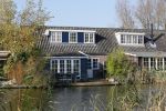 Abcoude 1 november 2014
Huis floortje Dessing aan het water het Gein staat te koop