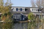 Abcoude 1 november 2014
Huis floortje Dessing aan het water het Gein staat te koop