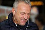 Schiphol 26 oktober 2014
Gordon vertrekt vanaf schiphol voor een reclamestunt van Kitkat naar een onbewoond eiland.