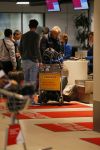 Schiphol 26 oktober 2014
Gordon vertrekt vanaf schiphol voor een reclamestunt van Kitkat naar een onbewoond eiland.
