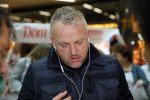 Schiphol 26 oktober 2014
Gordon vertrekt vanaf schiphol voor een reclamestunt van Kitkat naar een onbewoond eiland.