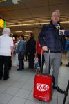 Schiphol 26 oktober 2014
Gordon vertrekt vanaf schiphol voor een reclamestunt van Kitkat naar een onbewoond eiland.