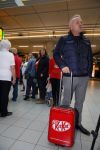 Schiphol 26 oktober 2014
Gordon vertrekt vanaf schiphol voor een reclamestunt van Kitkat naar een onbewoond eiland.