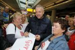 Schiphol 26 oktober 2014
Gordon vertrekt vanaf schiphol voor een reclamestunt van Kitkat naar een onbewoond eiland.