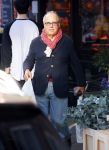 Amsterdam 1 november 2014
Joop Braakhekke doet boodschappen op de cornelis schuytstraat.