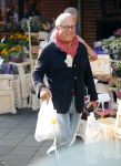 Amsterdam 1 november 2014
Joop Braakhekke doet boodschappen op de cornelis schuytstraat.