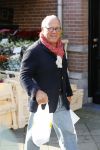 Amsterdam 1 november 2014
Joop Braakhekke doet boodschappen op de cornelis schuytstraat.