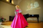 Amsterdam 28 oktober 2014
Presentatie boek Casa Rosso met Jan Otten en Rob v Hulst. Karin Bloemen reikt het eerste boek uit.