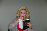 Amsterdam 28 oktober 2014
Presentatie boek Casa Rosso met Jan Otten en Rob v Hulst. Karin Bloemen reikt het eerste boek uit.