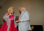 Amsterdam 28 oktober 2014
Presentatie boek Casa Rosso met Jan Otten en Rob v Hulst. Karin Bloemen reikt het eerste boek uit.