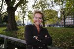 Amsterdam 27 oktober 2014
Presentatie nieuwe castleden Naast Freek Bartels en Bill van Dijk zijn ook Tony Neef (Sonneveld), Mariska van Kolck (Conny Stuart) en Cindy Bell (de lifter) te zien in Sonneveld. Albert Verlinde is de producent.