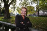 Amsterdam 27 oktober 2014
Presentatie nieuwe castleden Naast Freek Bartels en Bill van Dijk zijn ook Tony Neef (Sonneveld), Mariska van Kolck (Conny Stuart) en Cindy Bell (de lifter) te zien in Sonneveld. Albert Verlinde is de producent.